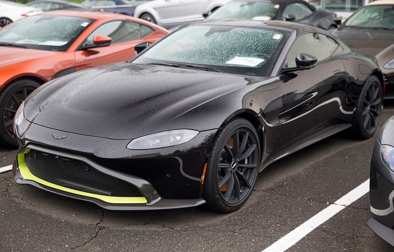 Aston Martin Vantage Coupé — exterior reference