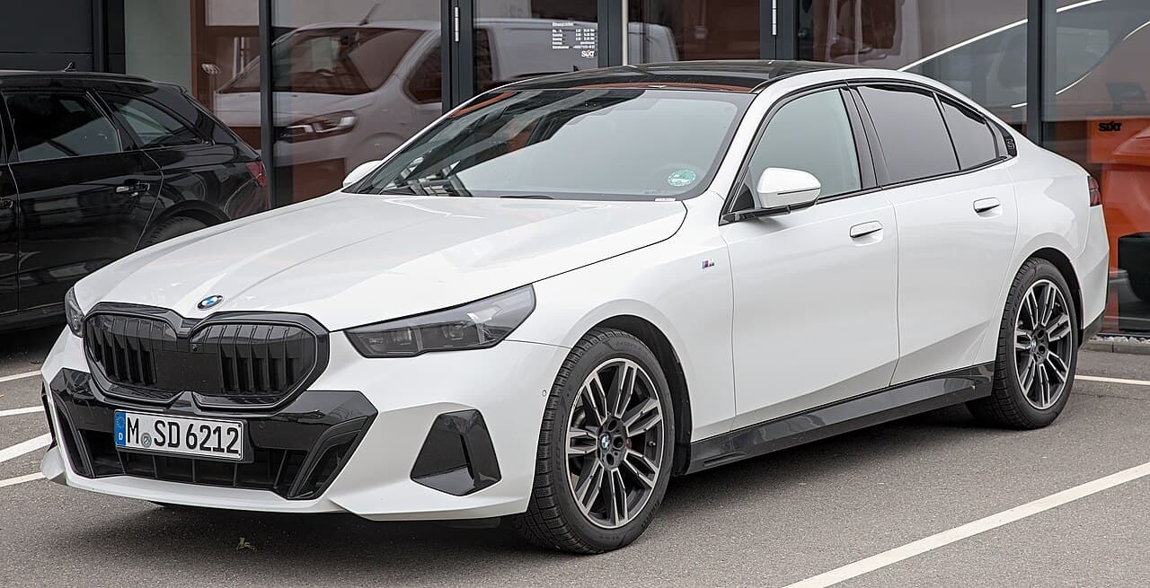 BMW 5 Series Saloon — exterior reference