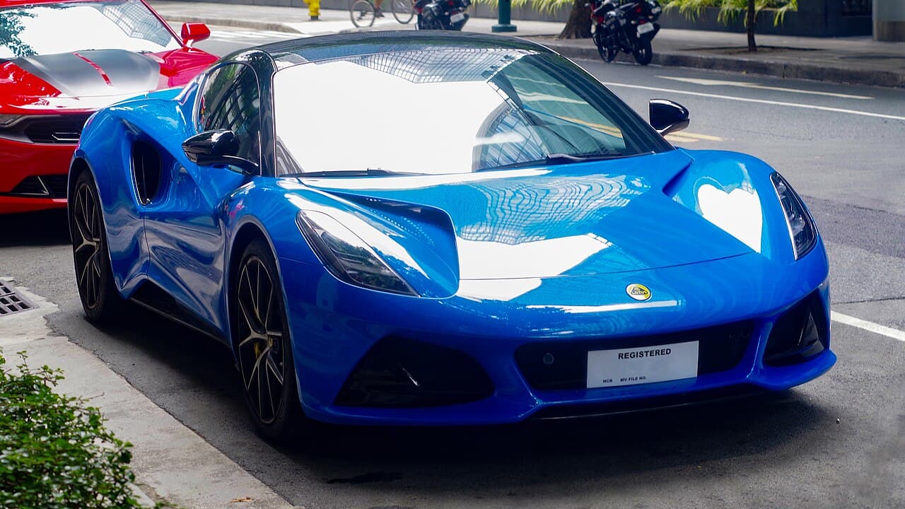 Lotus Emira Coupé — exterior reference