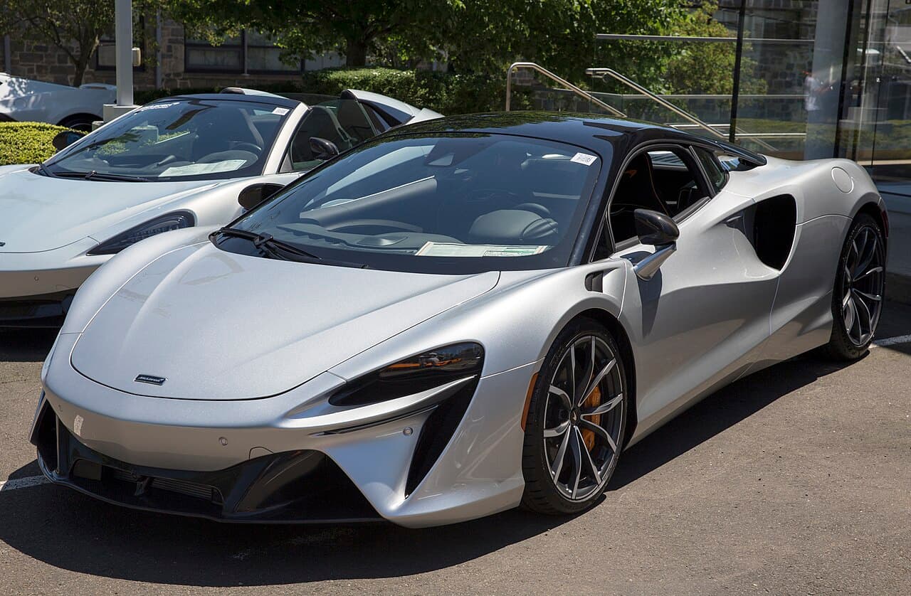 McLaren Artura Coupé — exterior reference