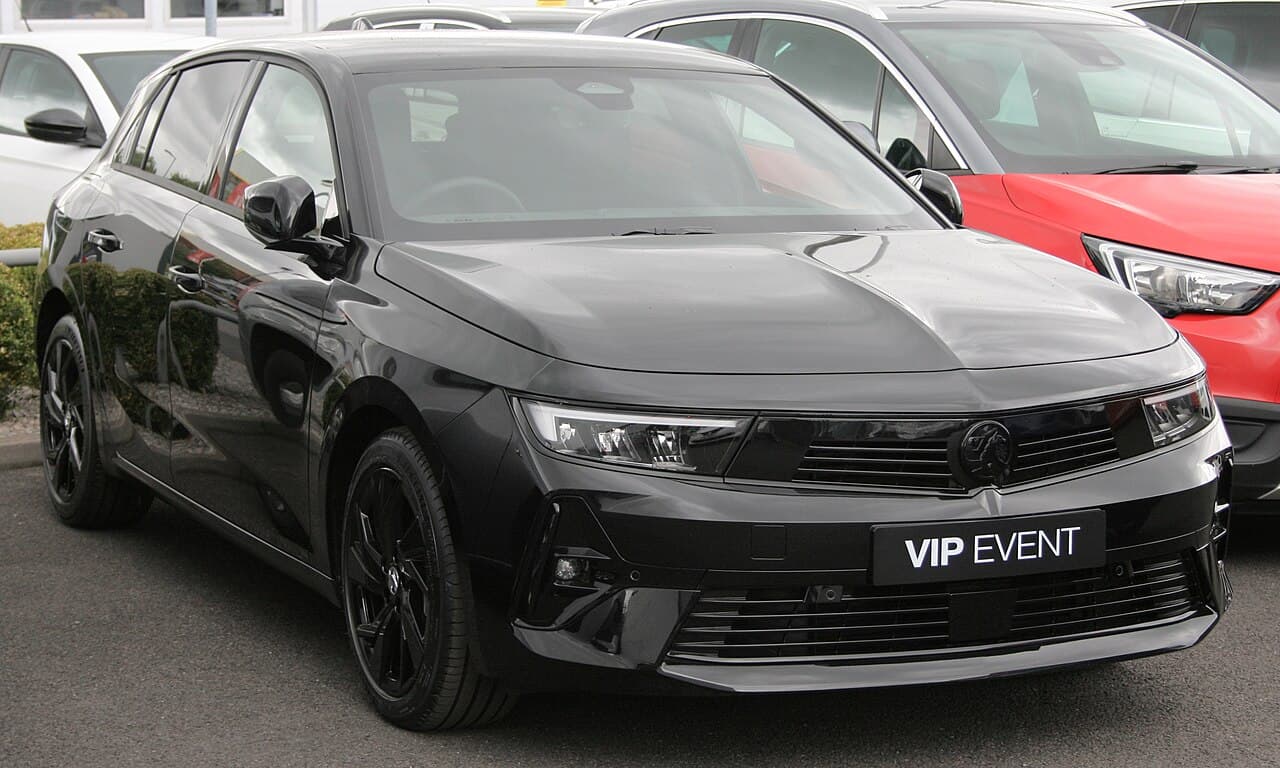 Vauxhall Astra Hatchback — exterior reference