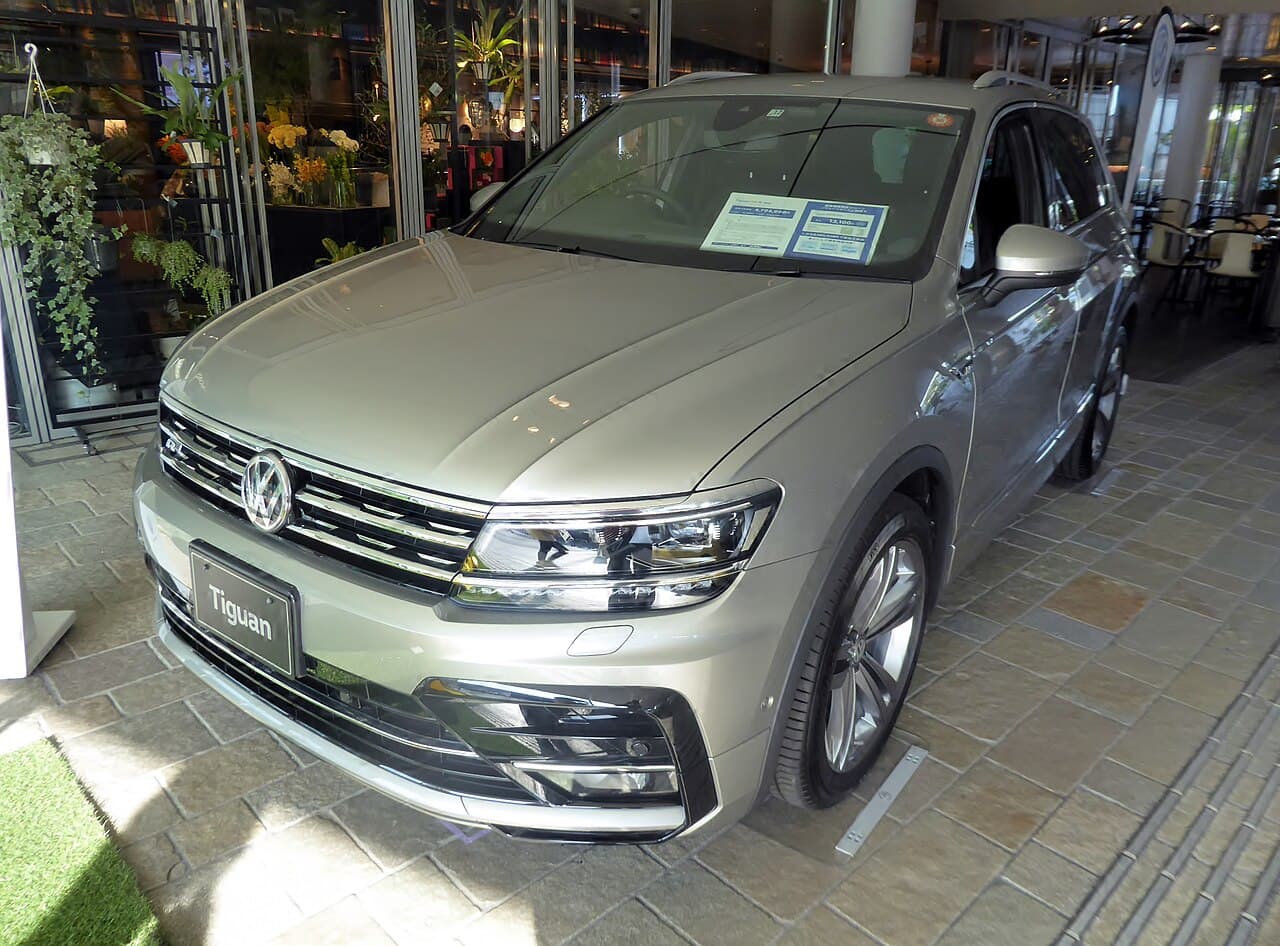 Volkswagen Tiguan SUV — exterior reference