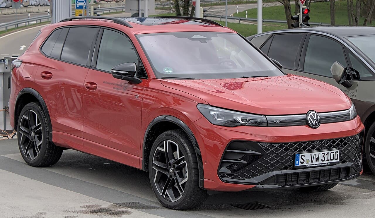 Volkswagen Tiguan SUV — exterior reference