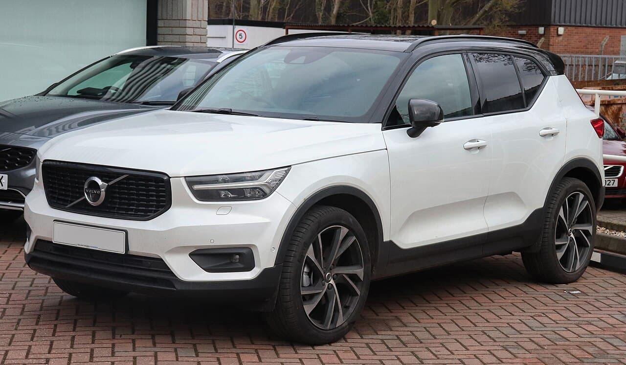 Volvo XC40 SUV — exterior reference