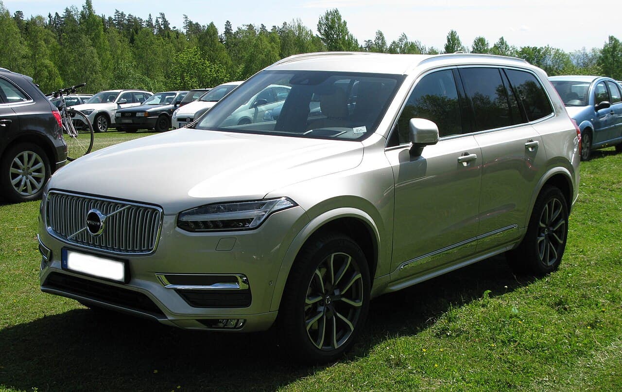 Volvo XC90 SUV — exterior reference